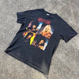 Vintage 2004 Mötley Crüe "Shout At The Devil" Tee